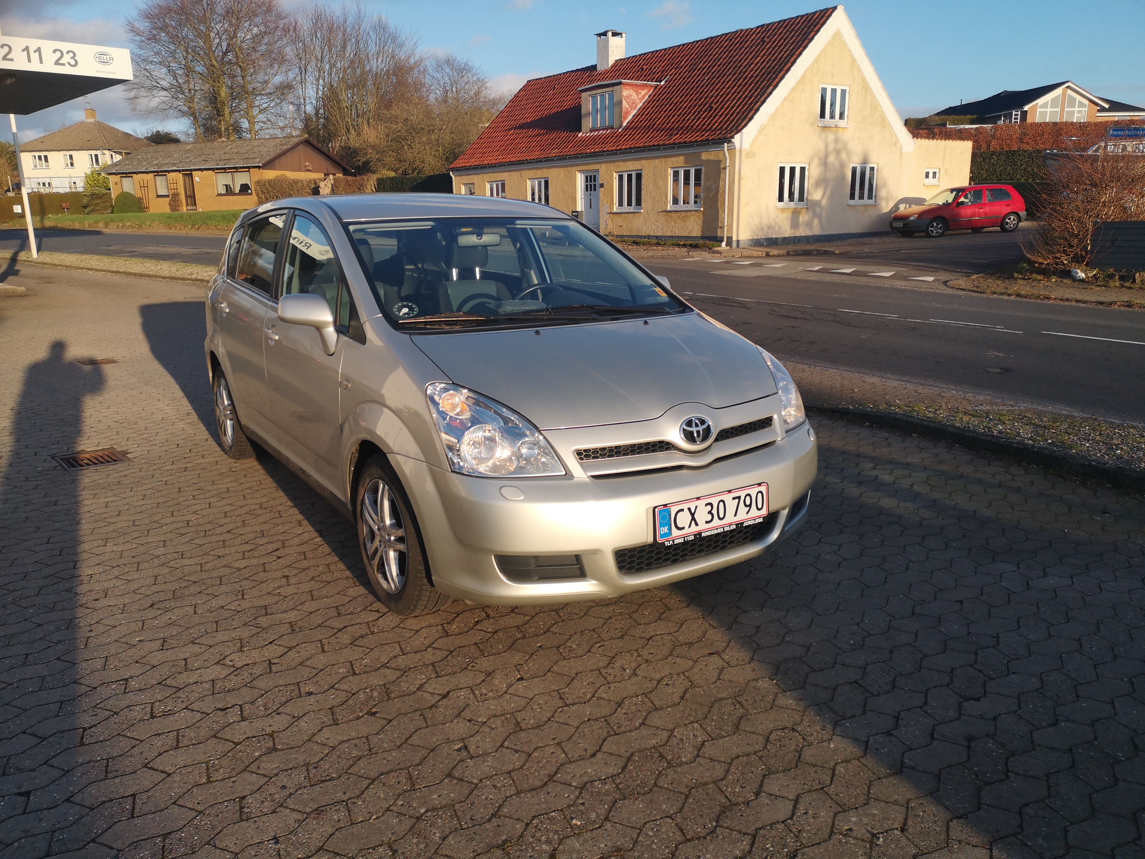 Sølv Toyota Corolla Verso fra 2006