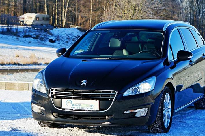 Grå Peugeot 508 fra 2011