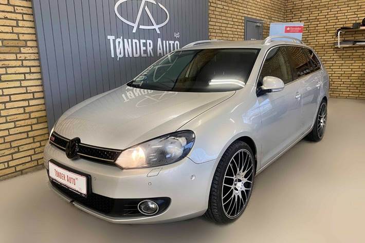 Grå VW Golf VI fra 2010