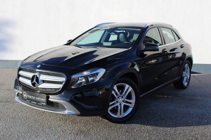 Sort Mercedes GLA200 fra 2016