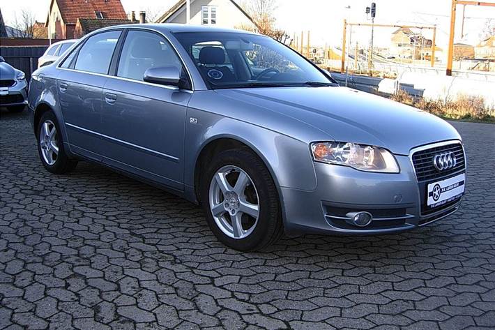 Sølv Audi A4 fra 2006
