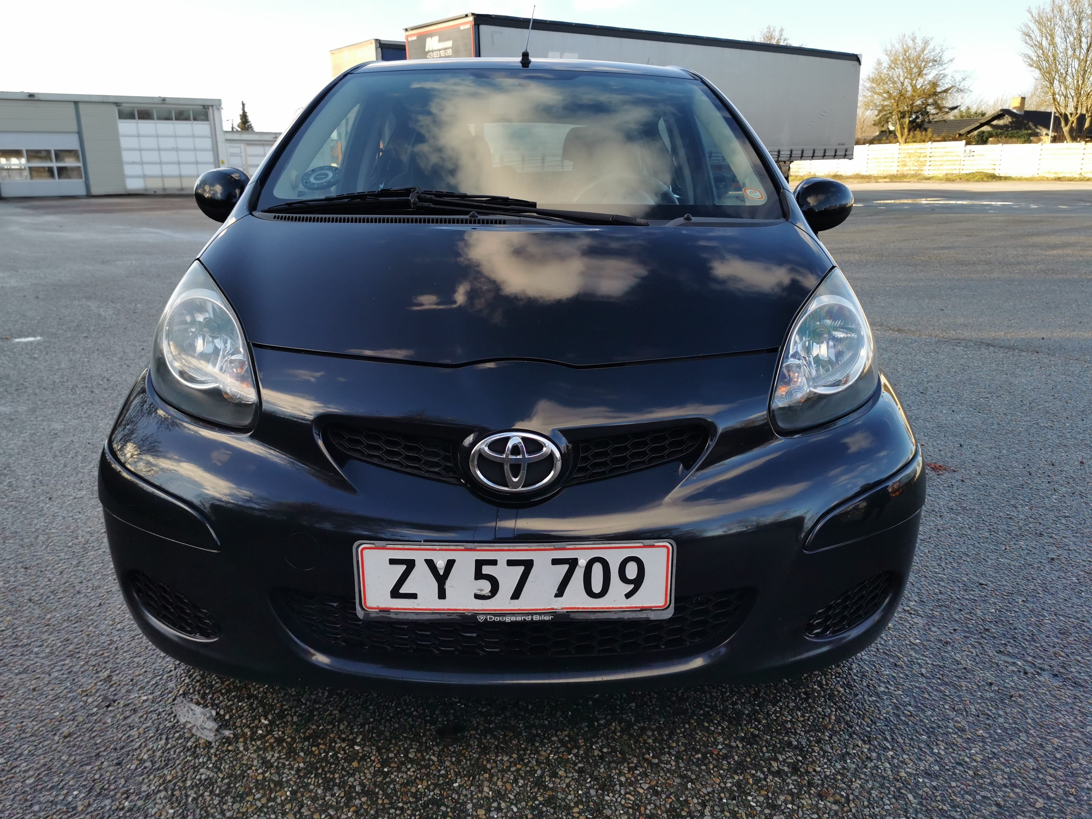 Sort Toyota Aygo fra 2009