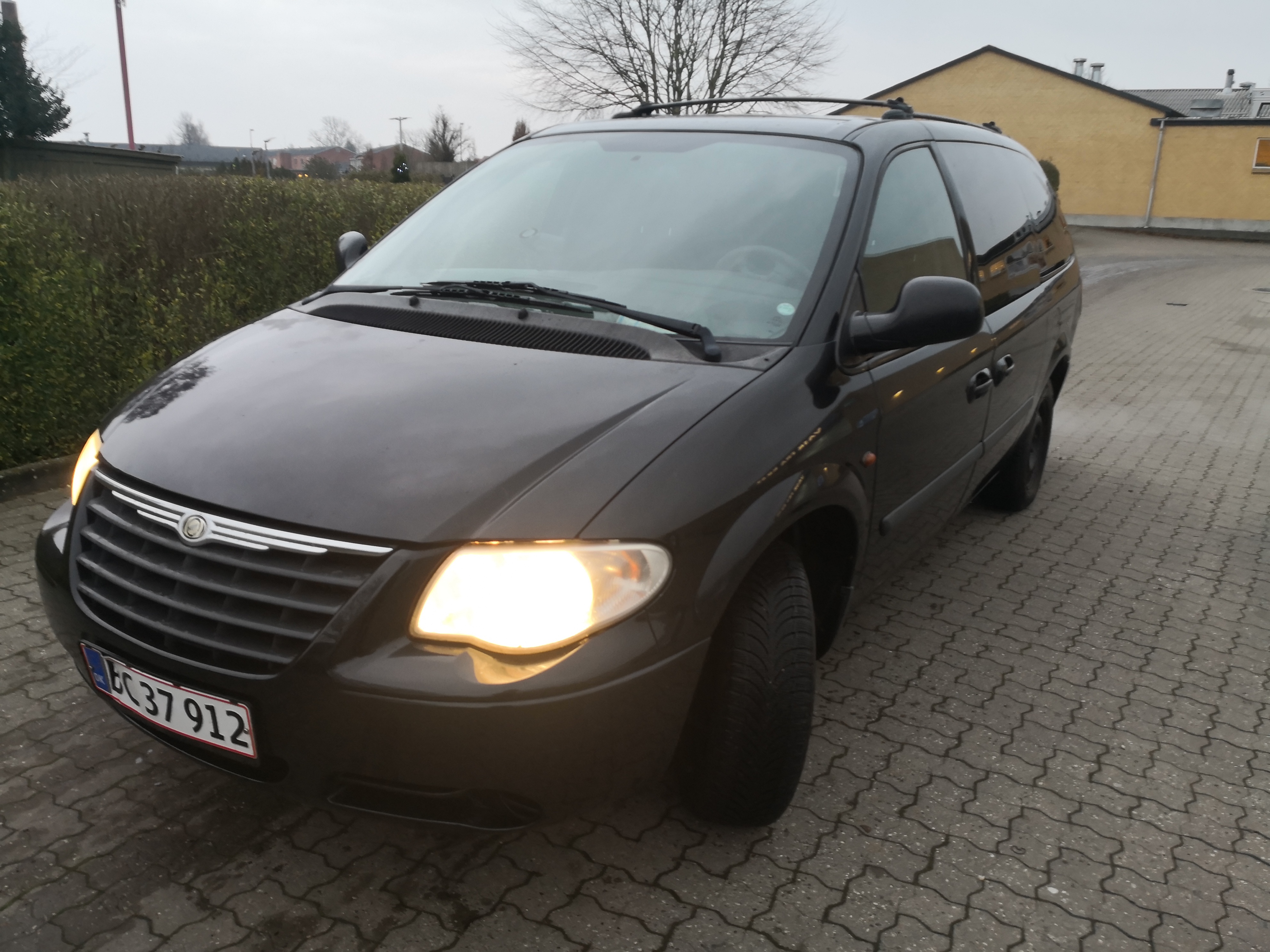 Sort Chrysler Grand Voyager fra 2005