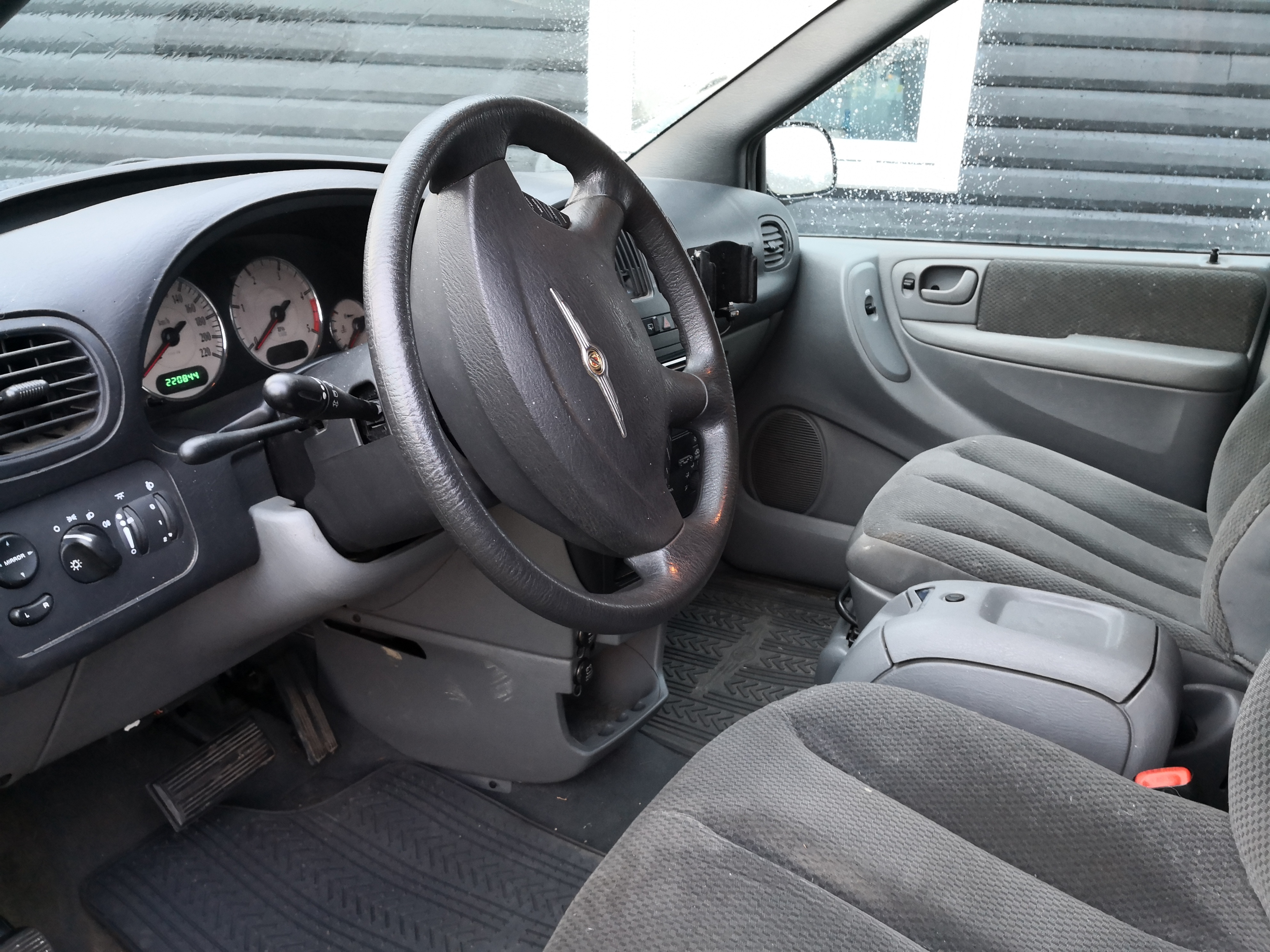 Sort Chrysler Grand Voyager fra 2005