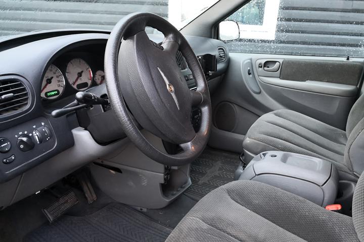 Sort Chrysler Grand Voyager fra 2005