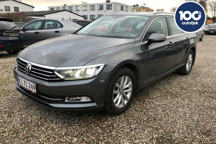 Grå VW Passat fra 2016