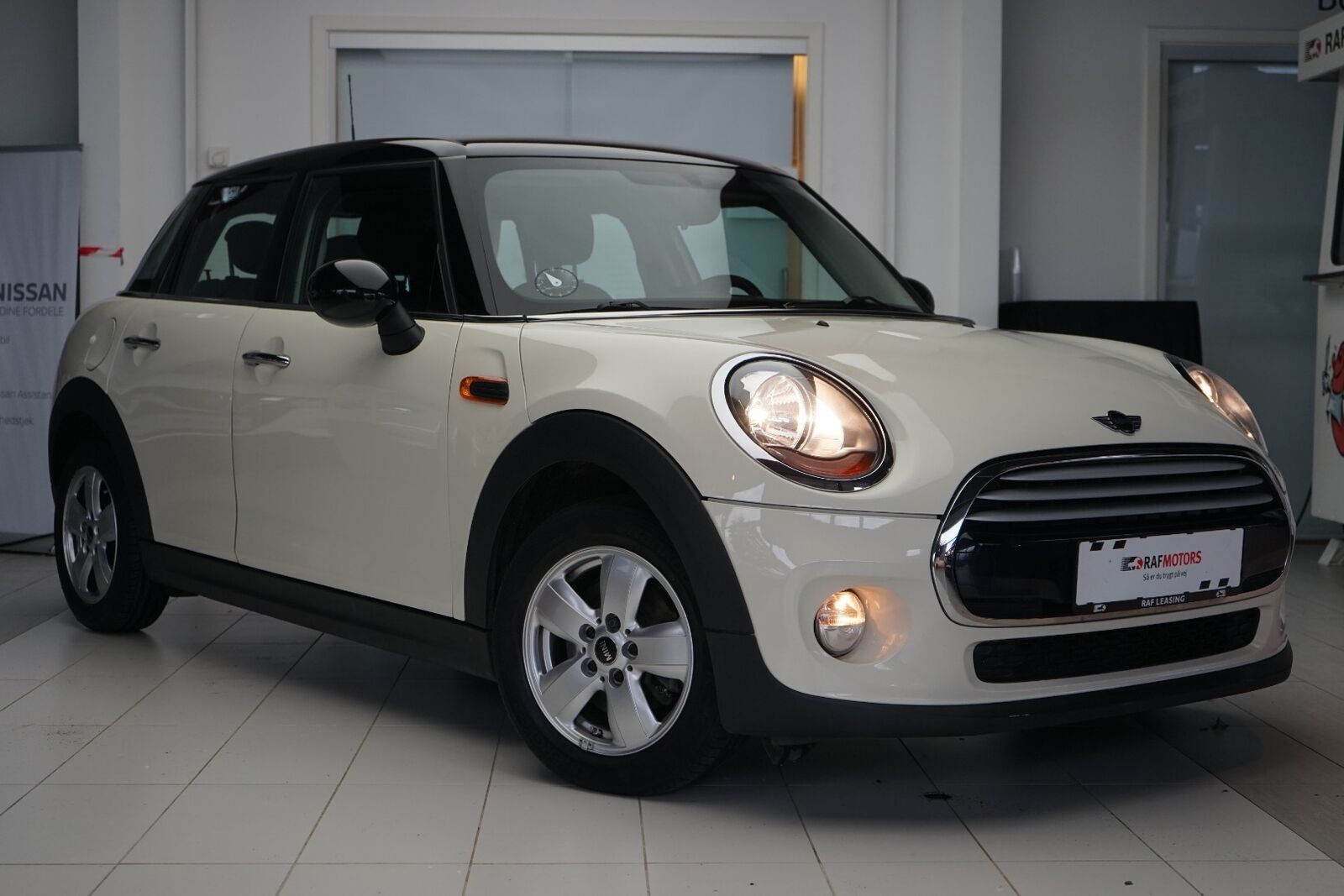 Hvid Mini Cooper fra 2015