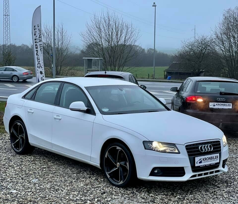 Grå Audi A4 fra 2008