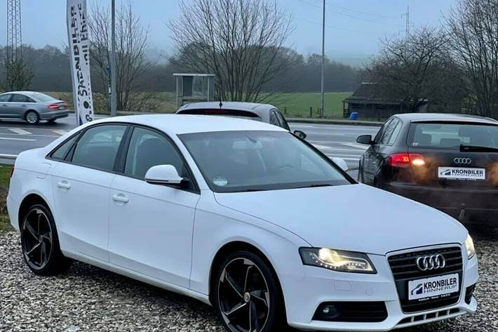Grå Audi A4 fra 2008
