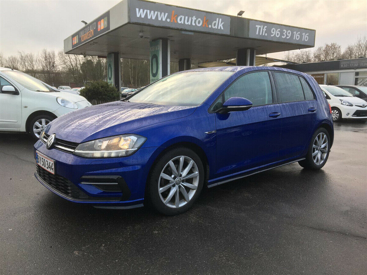 Blå VW Golf VII fra 2018