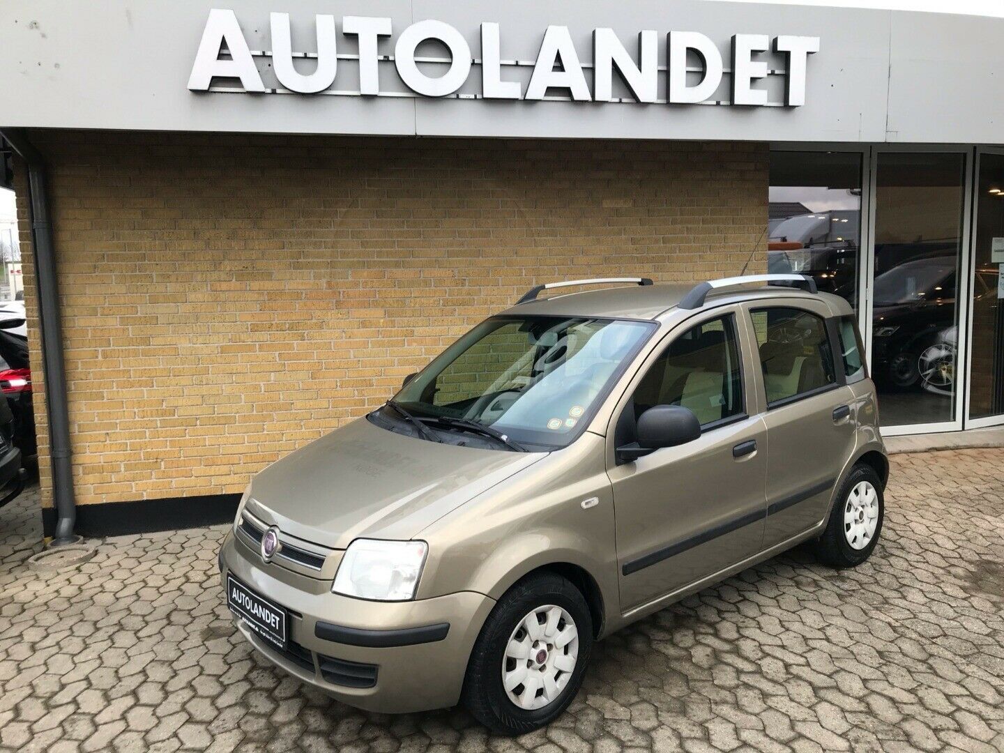Grå Fiat Panda fra 2010
