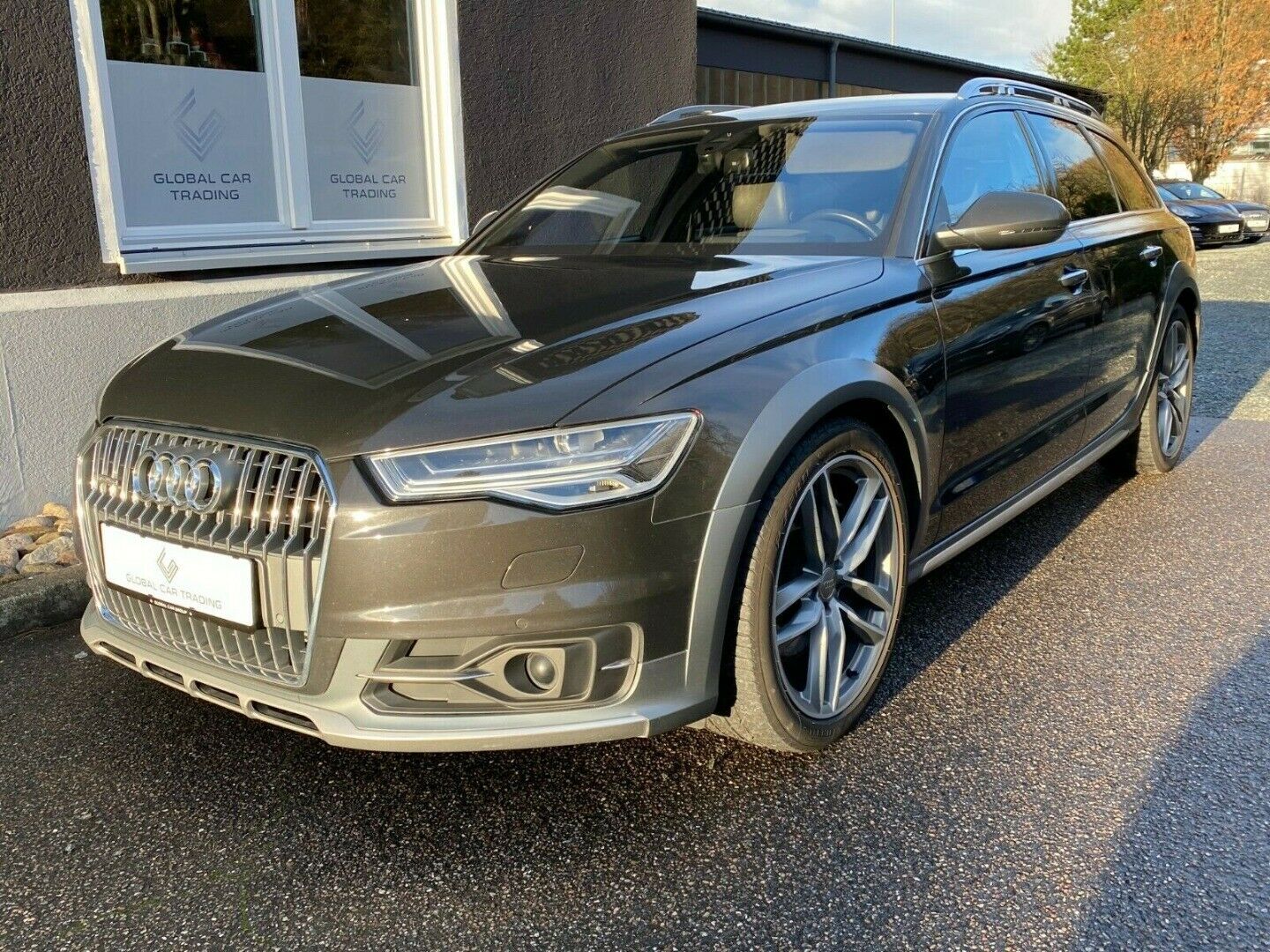 Grå Audi A6 Allroad fra 2016