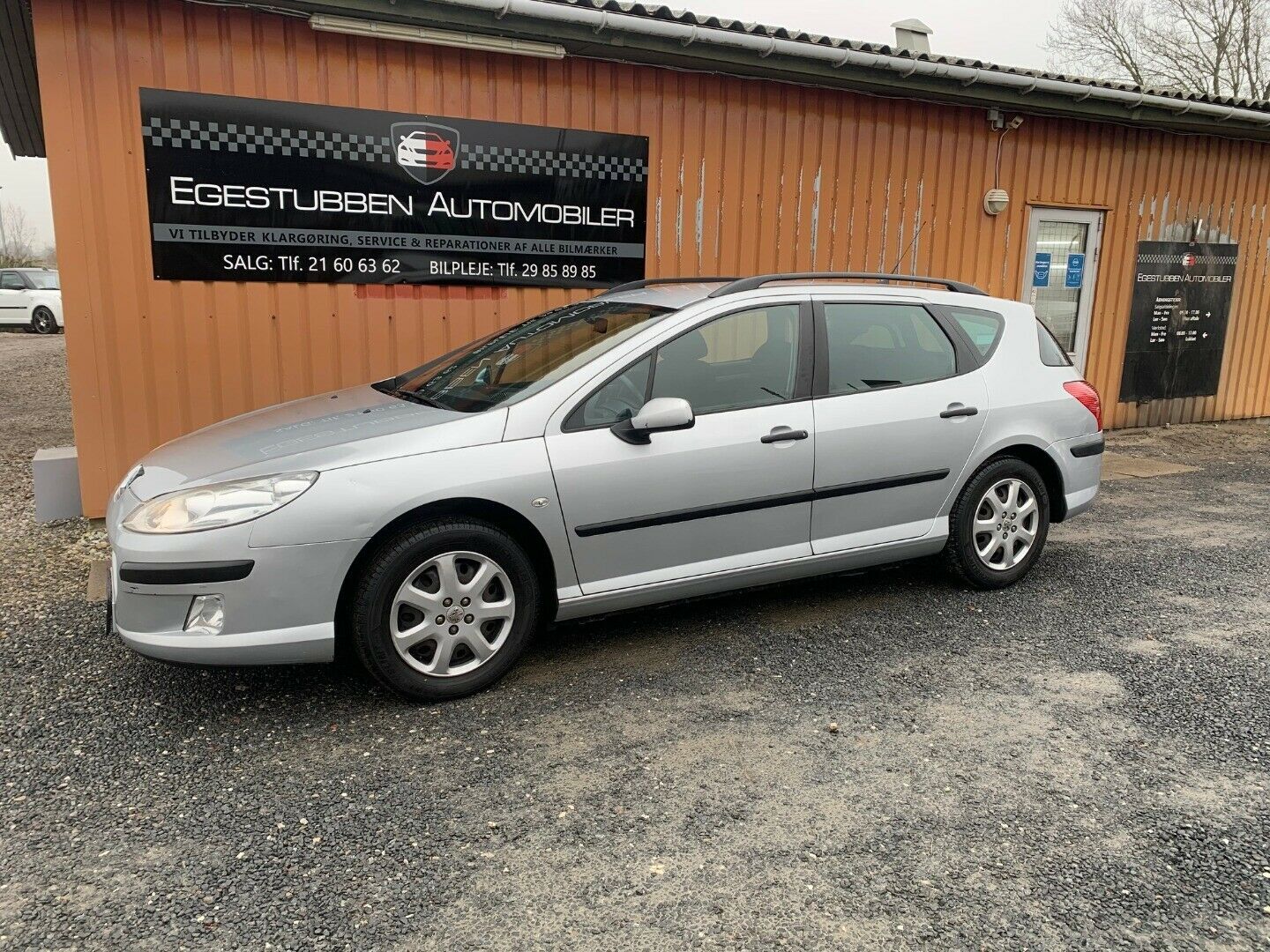 Grå Peugeot 407 fra 2007