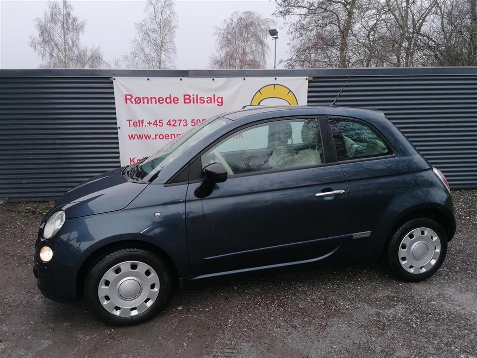 Blå Fiat 500 fra 2008