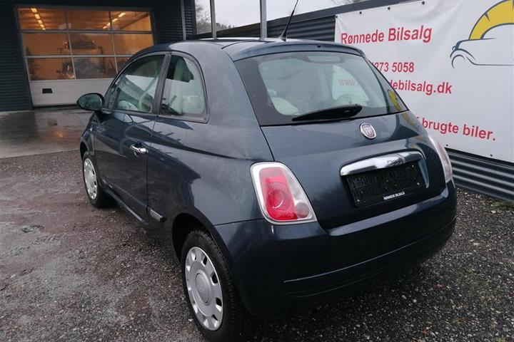 Blå Fiat 500 fra 2008