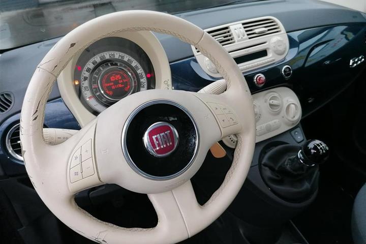 Blå Fiat 500 fra 2008