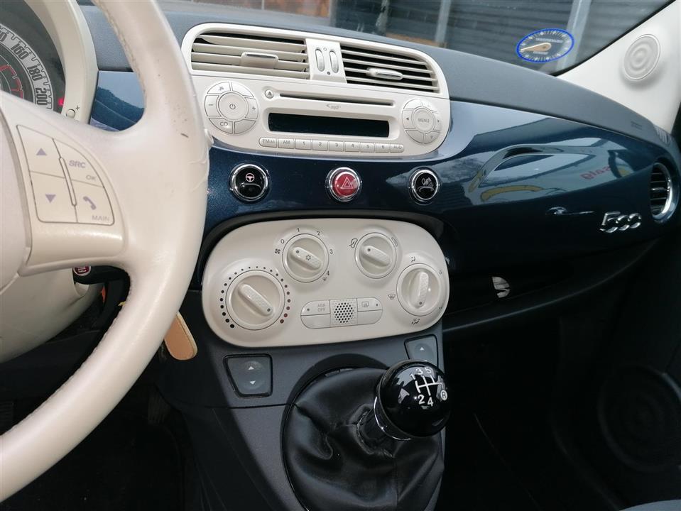 Blå Fiat 500 fra 2008