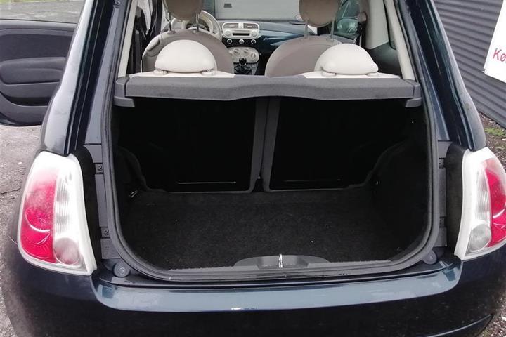 Blå Fiat 500 fra 2008