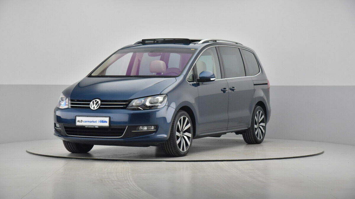 Blå VW Sharan fra 2017