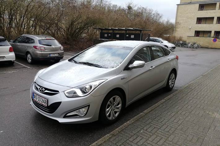 Grå Hyundai i40 fra 2014