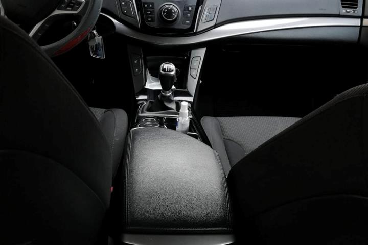 Grå Hyundai i40 fra 2014