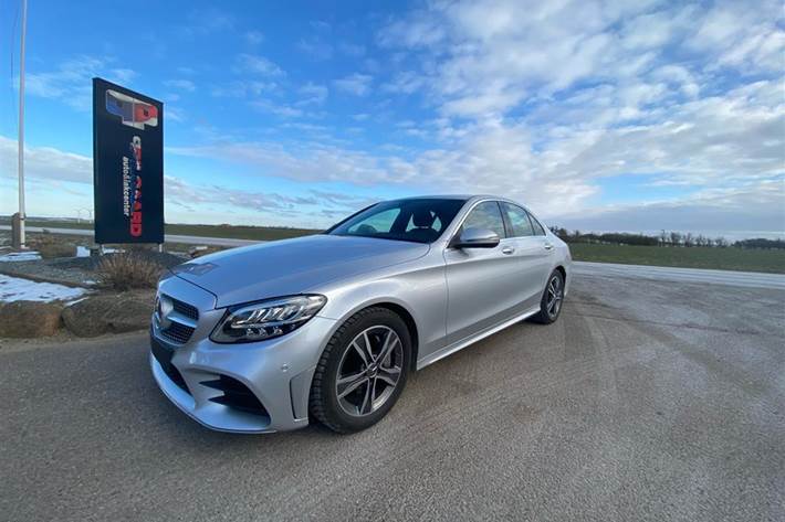 Grå Mercedes C220 d fra 2019