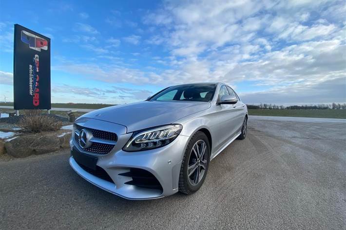 Grå Mercedes C220 d fra 2019