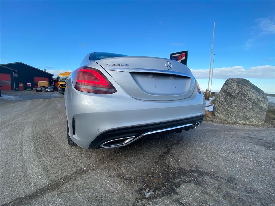 Grå Mercedes C220 d fra 2019