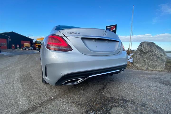 Grå Mercedes C220 d fra 2019