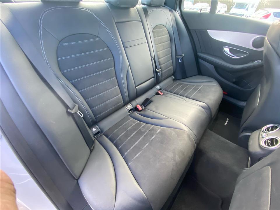Grå Mercedes C220 d fra 2019