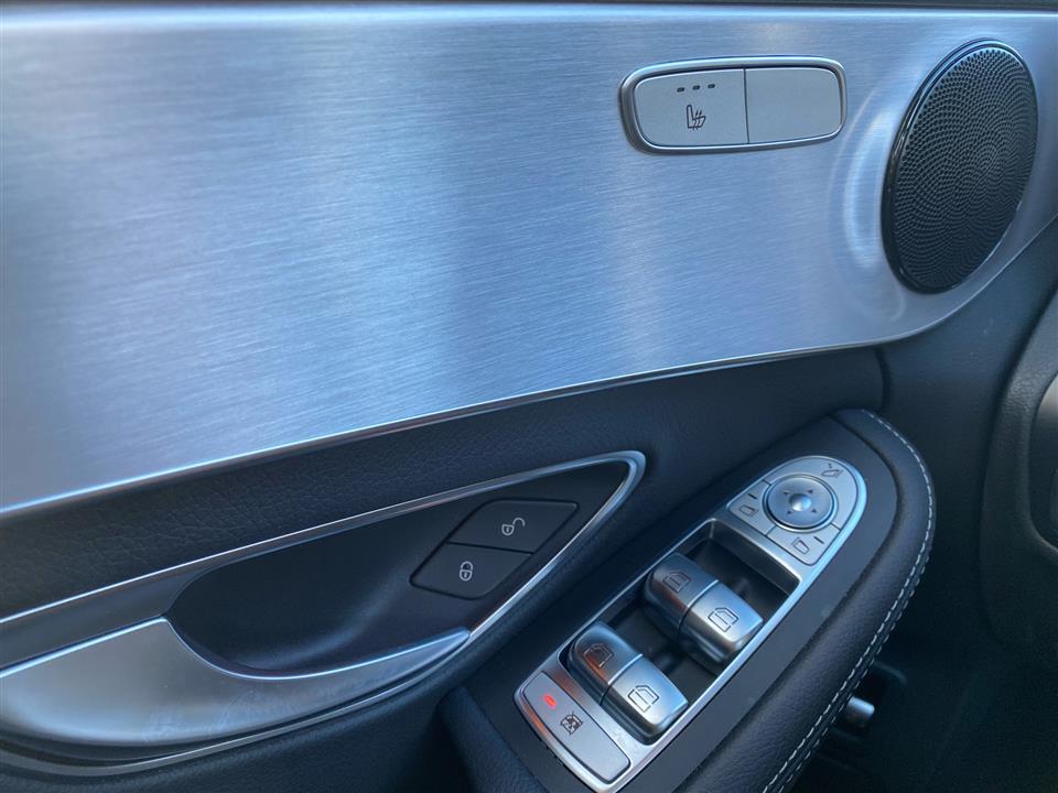Grå Mercedes C220 d fra 2019