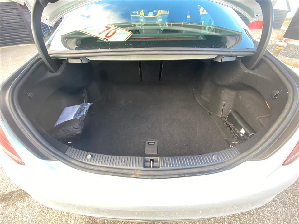 Grå Mercedes C220 d fra 2019