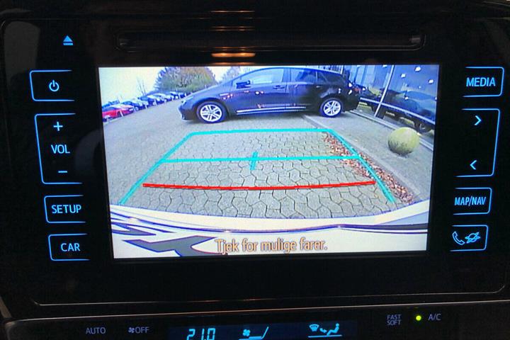 Hvid Toyota Auris fra 2016