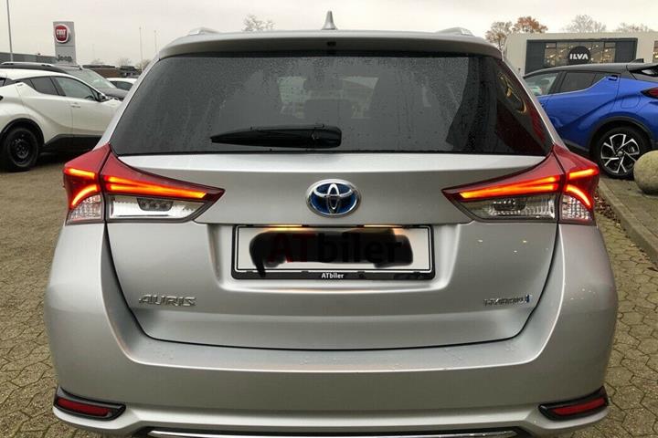 Hvid Toyota Auris fra 2016