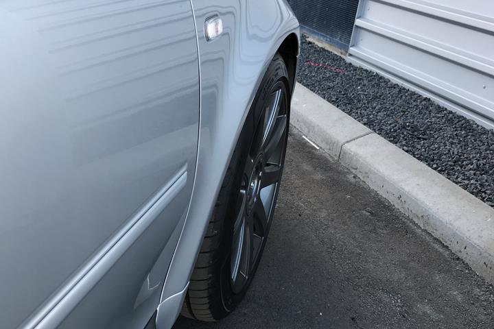 Grå Audi S3 fra 2002