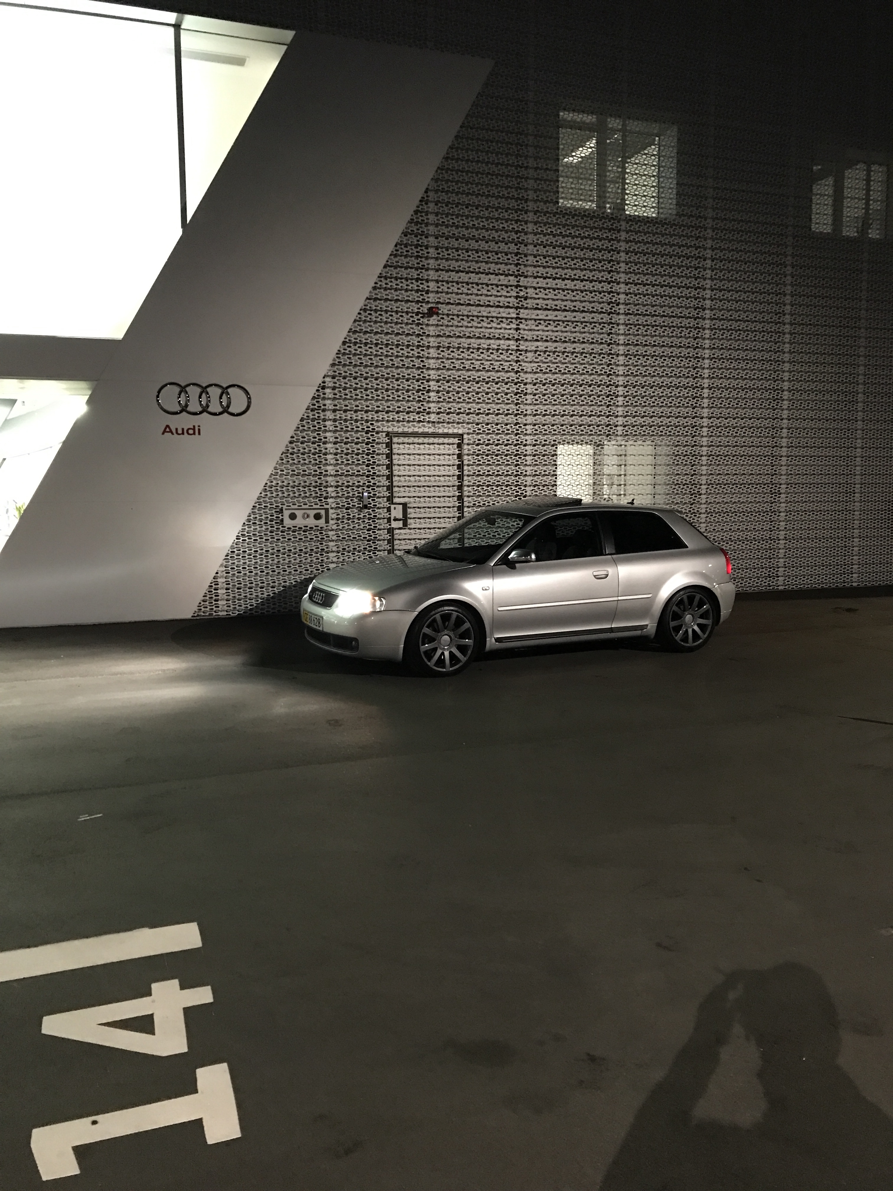 Grå Audi S3 fra 2002