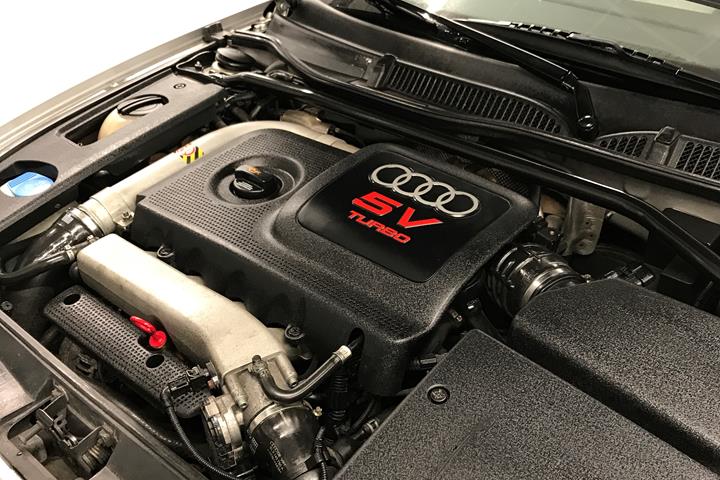Grå Audi S3 fra 2002