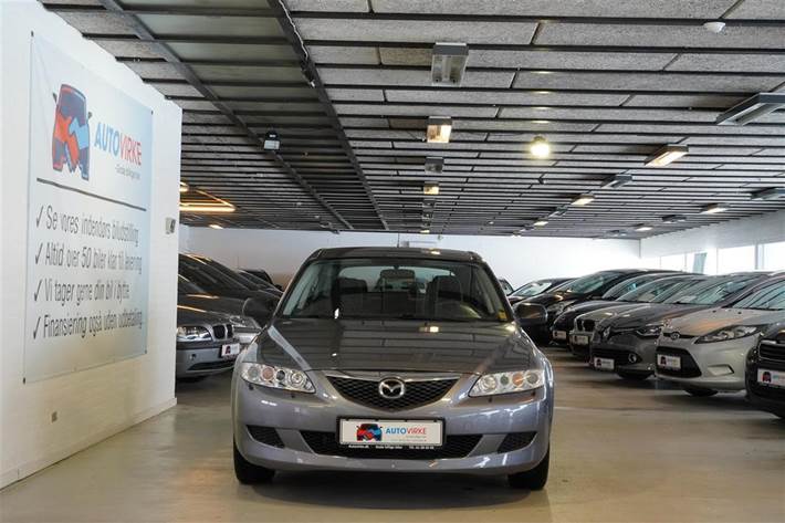 Grå Mazda 6 fra 2003