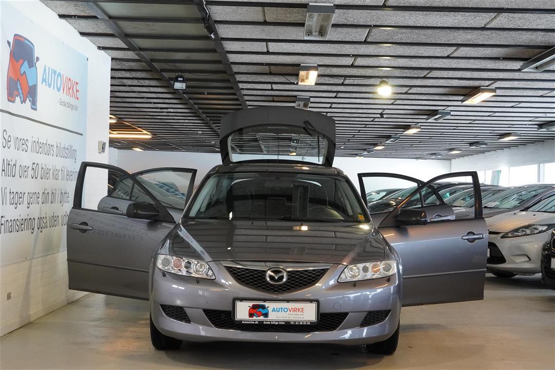 Grå Mazda 6 fra 2003