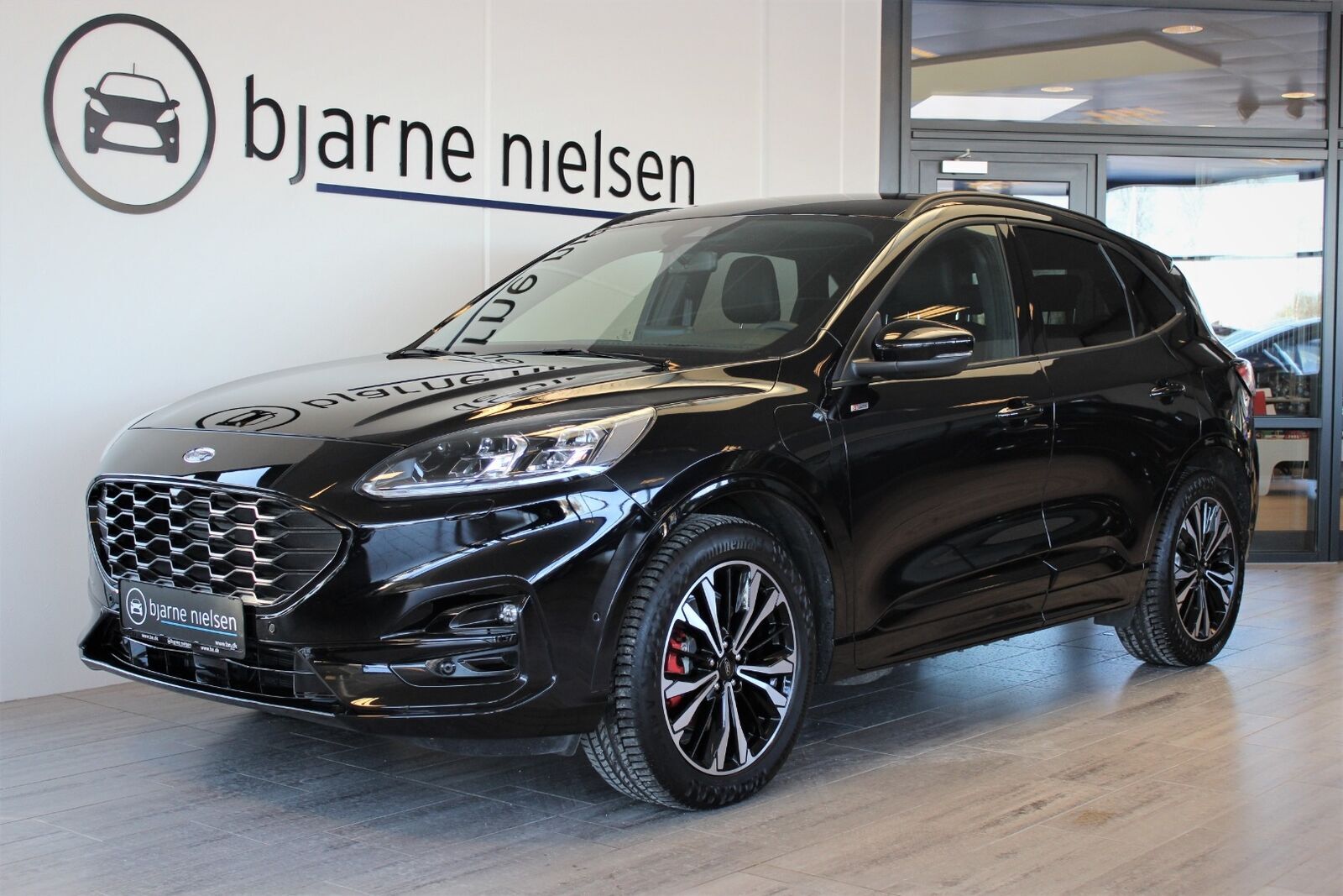 Grå Ford Kuga fra 2020