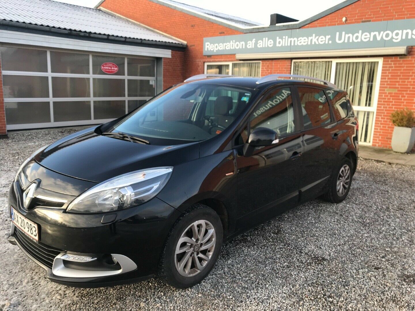 Grå Renault Grand Scenic III fra 2014