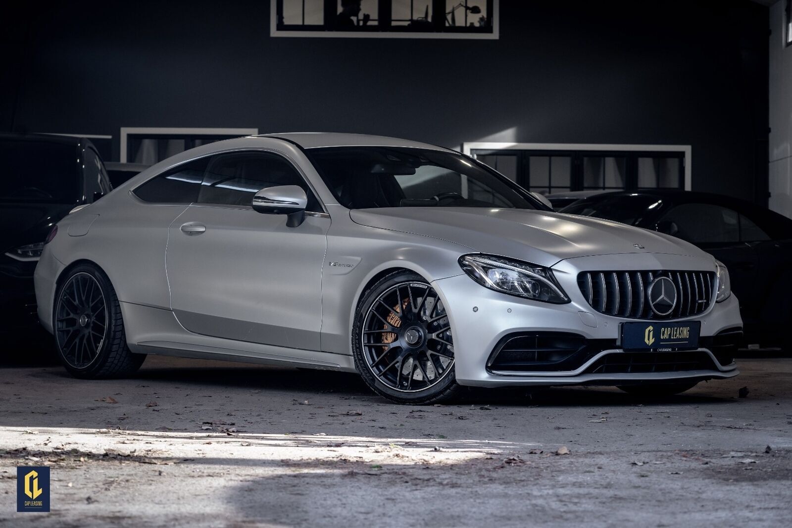 Orange Mercedes C63 fra 2015