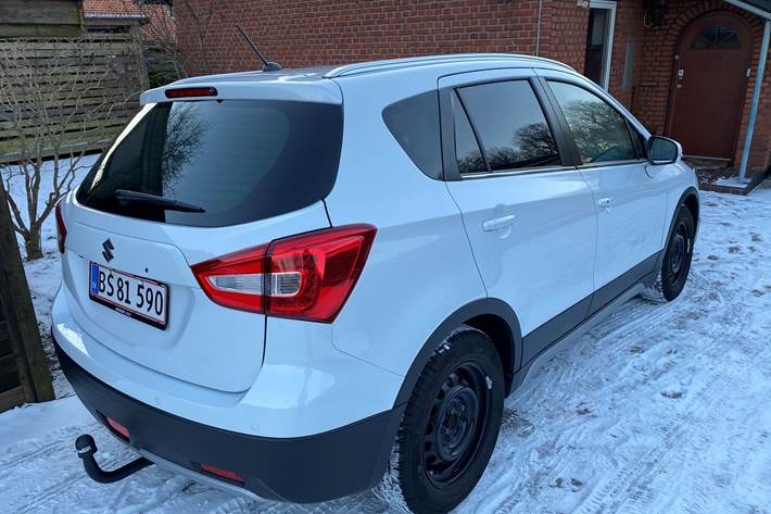 Hvid Suzuki S-Cross fra 2017
