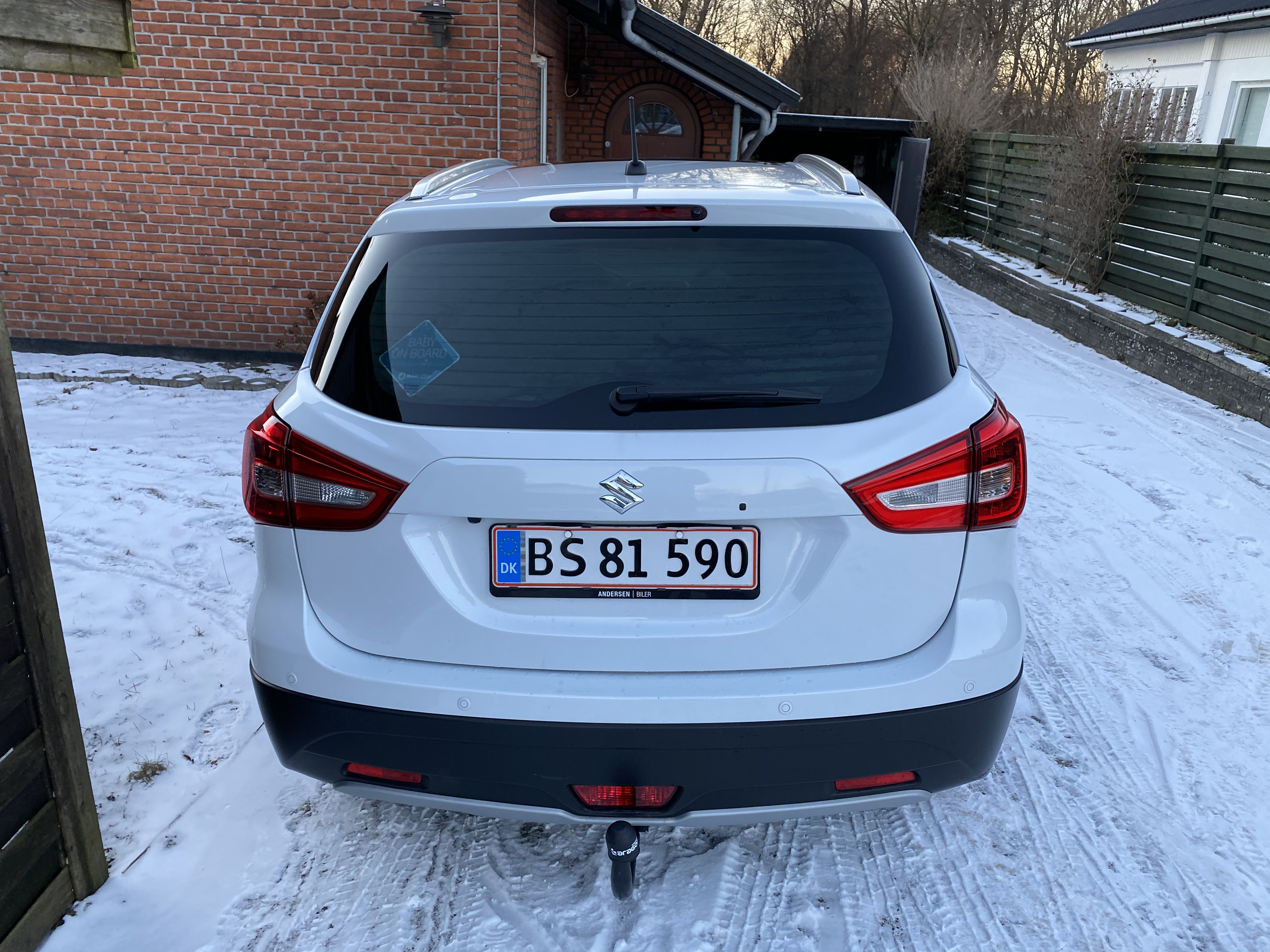 Hvid Suzuki S-Cross fra 2017