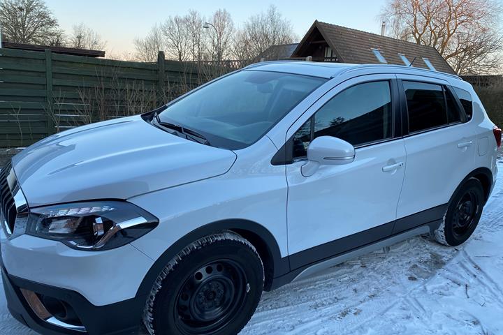 Hvid Suzuki S-Cross fra 2017