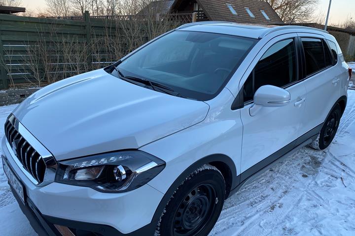 Hvid Suzuki S-Cross fra 2017