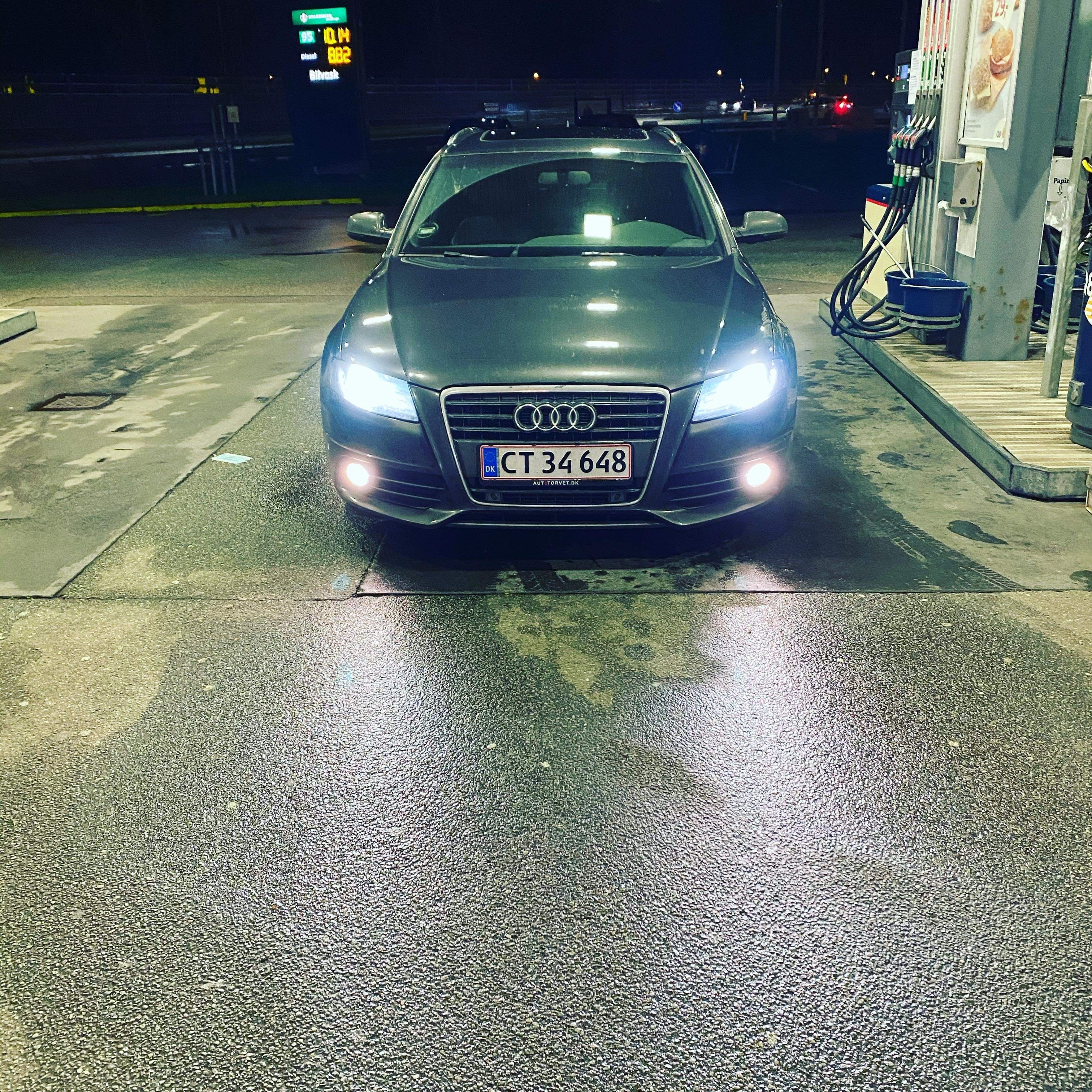 Grå Audi A4 fra 2011