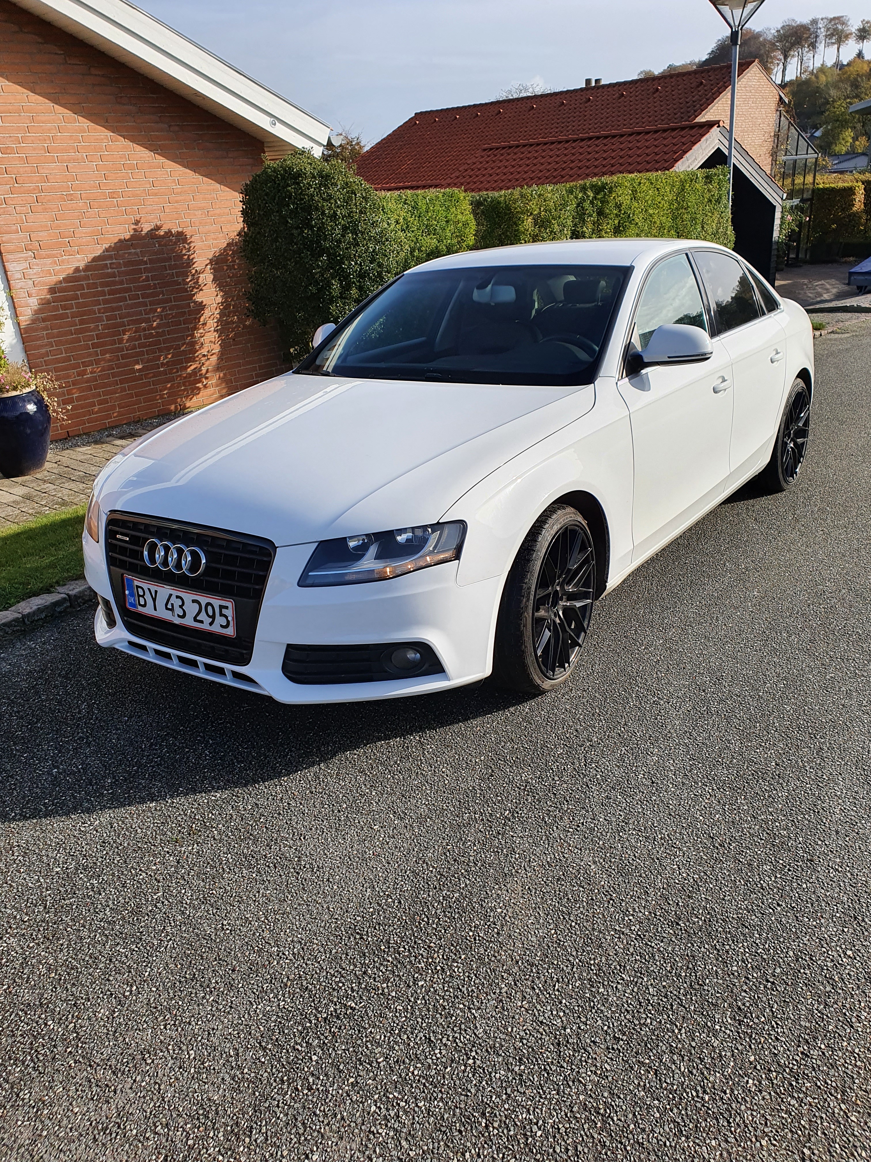 Hvid Audi A4 fra 2008