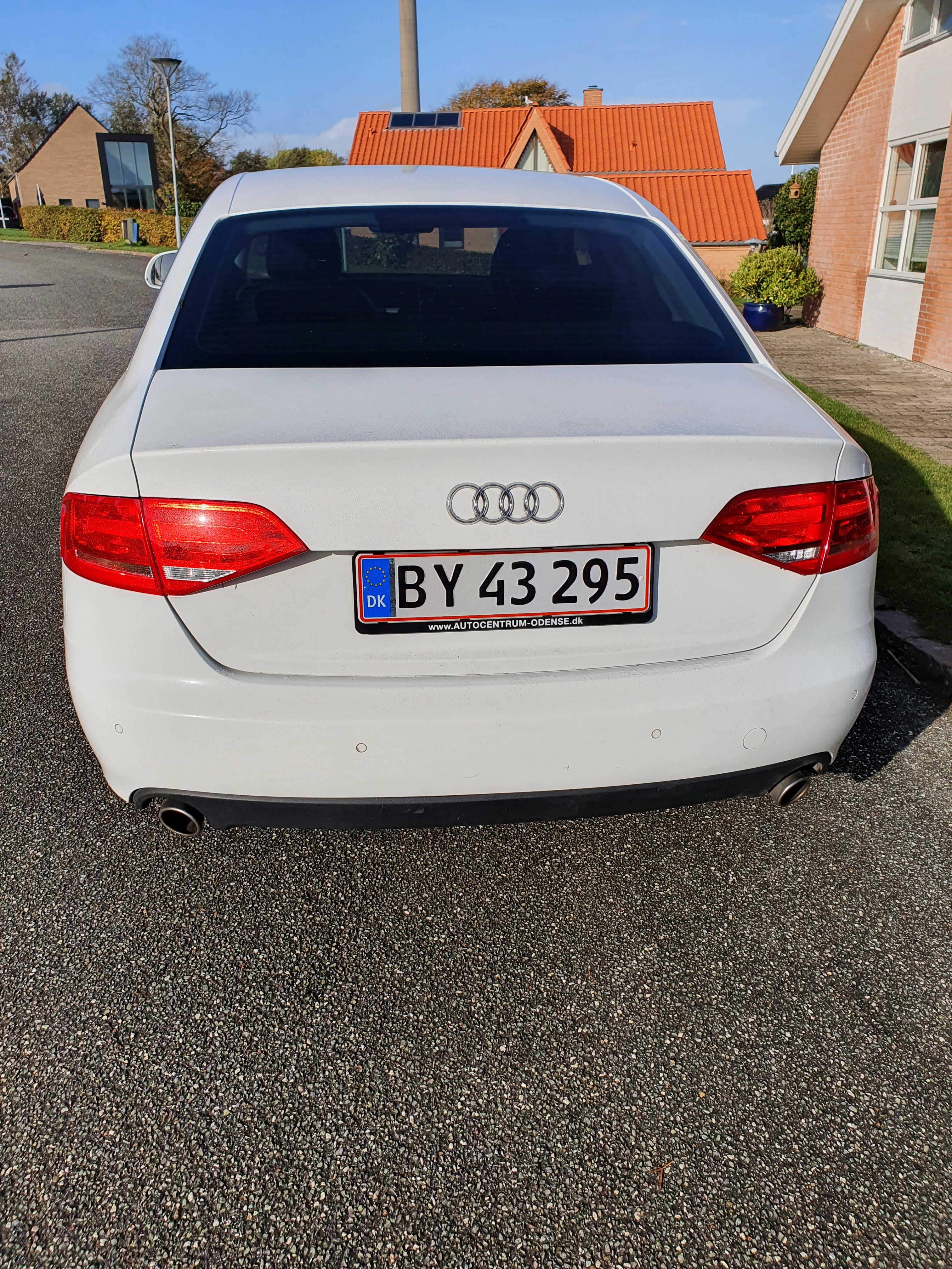 Hvid Audi A4 fra 2008
