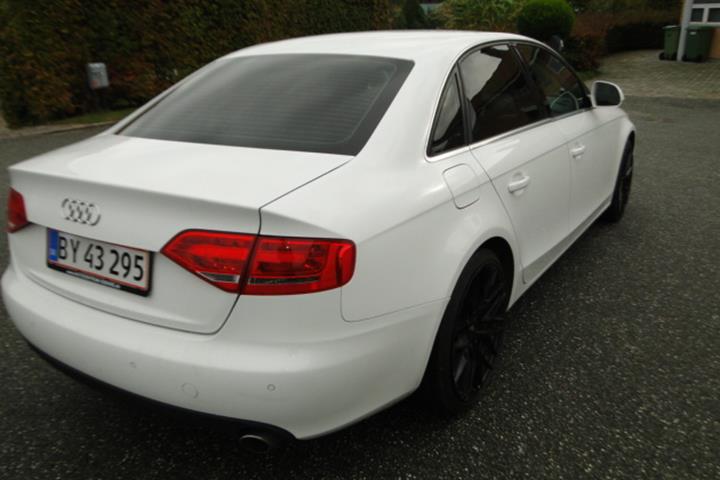 Hvid Audi A4 fra 2008